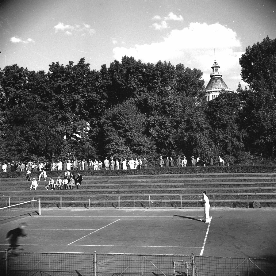 Teniszpálya a Margitszigeten