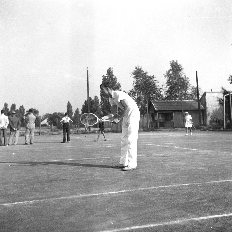 Kispesti teniszpálya Vargával
