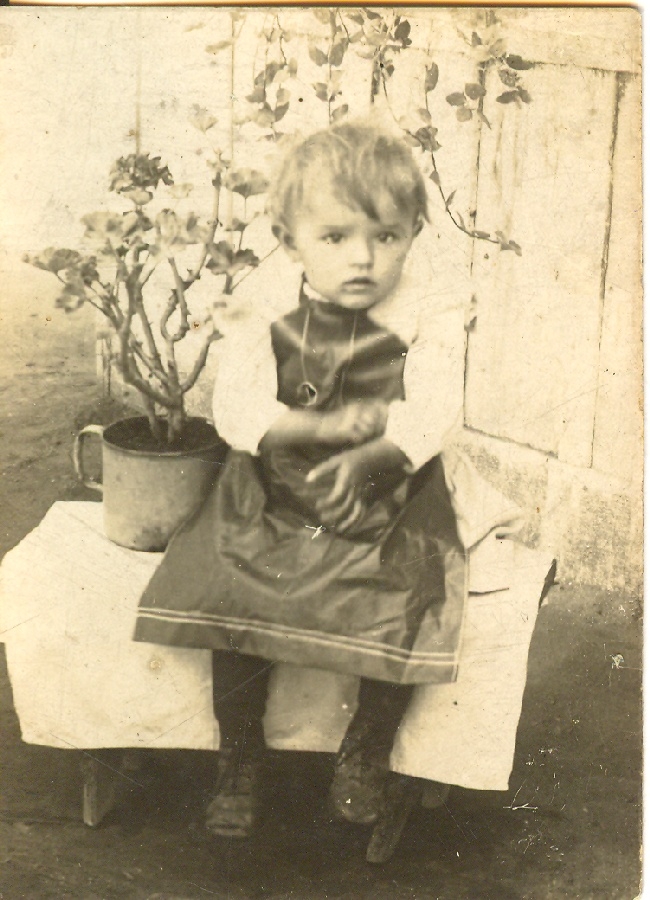 Hubina Mariska 3-4 évesen